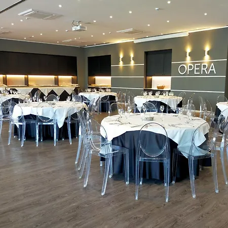Hotel The Sydney 4*