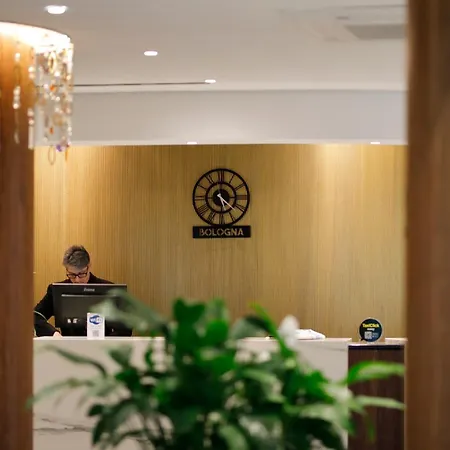 Hotel The Sydney 4*