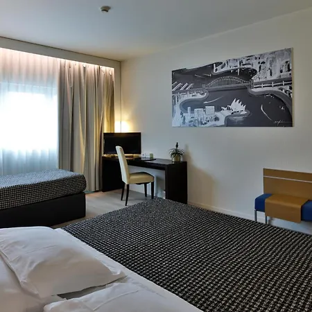 The Sydney Hotel
